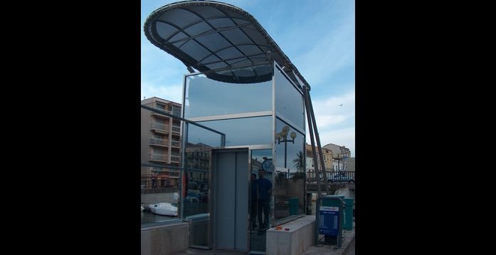 MOBILIER URBAIN